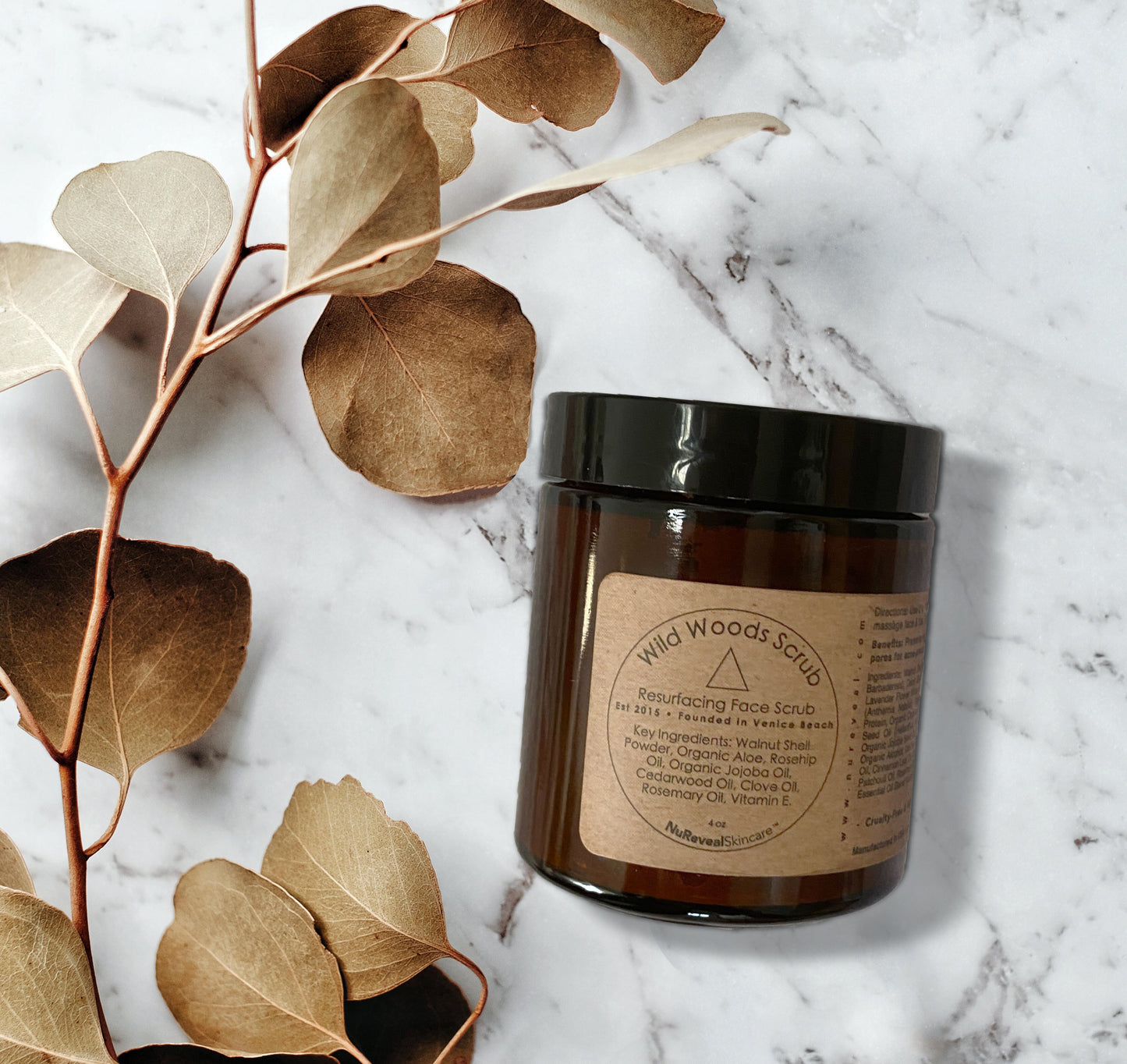 WILD WOODS △ Resurfacing Face Scrub